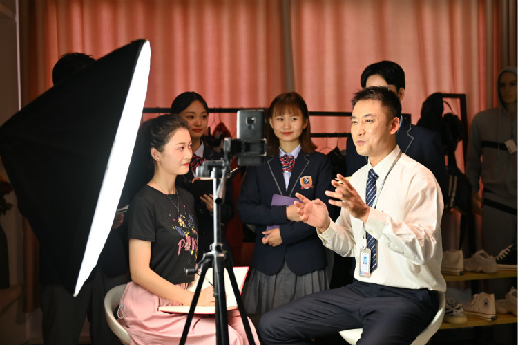 �W(xu��)ȫý�w�\(y��n)�I���I(y��)����ʲôҪ�����A��