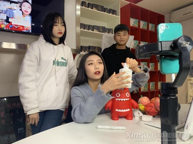 ���A��(li��n)�W(w��ng)�Ƽ�У������෽(li��n)��(d��ng)�������˲����B(t��i)Ȧ��