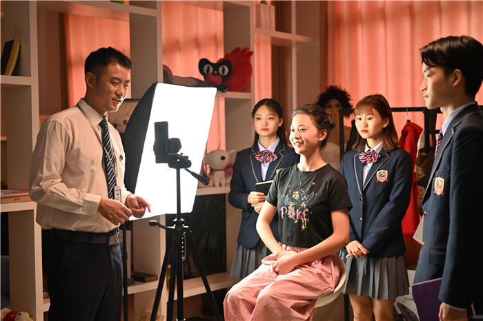 �����I���A��X�W(xu��)У