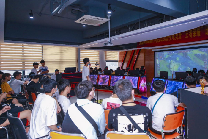 7��15�������A��X����ȫ��У�ѿ��������xʽ�ߡ��������W(xu��)�𡱆��Ӄxʽʢ���e��