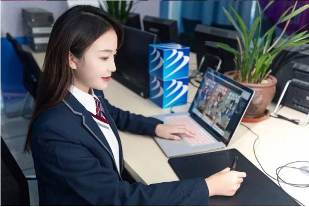 �ϲ��˴�W���@�����������������澳Ҳ�ЙC����