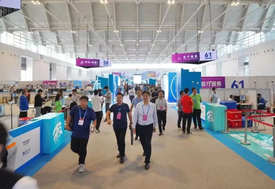 �����I���A��X�W(xu��)У